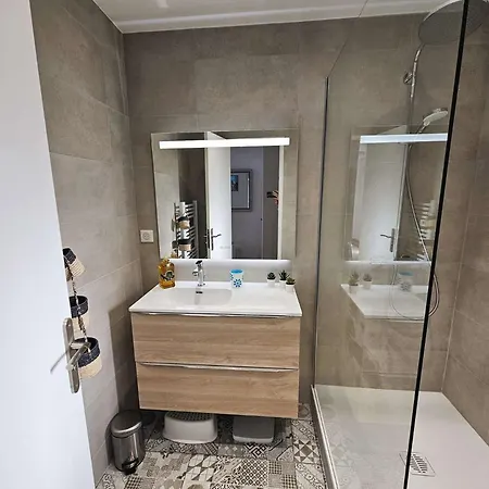 Apartment Bel Appartement, Climatisation, Wifi, Et Commerces A Pied
